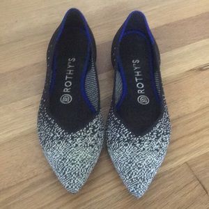 Black Pointed Toe Rothy’s